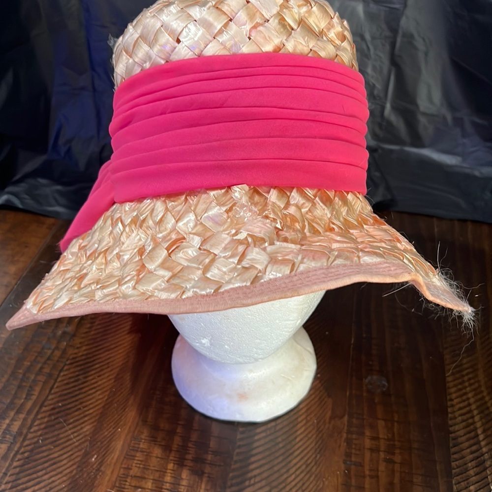Miss Eileen vintage 1960 pink straw hat